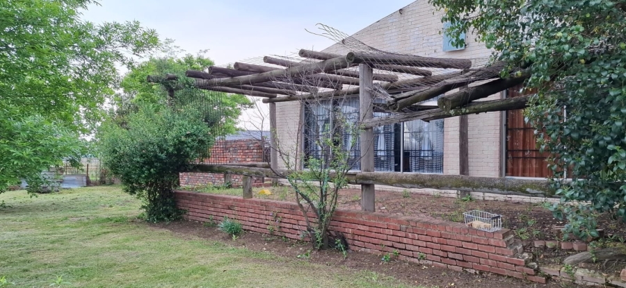6 Bedroom Property for Sale in Rodenbeck Free State